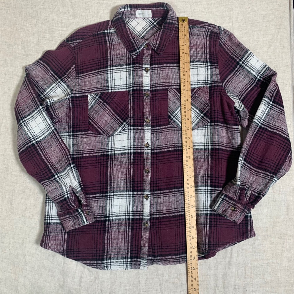 Maurices Flannel Button Down Women Large Burgundy Plaid Excellent Relaxed Fit - Picture 5 of 9